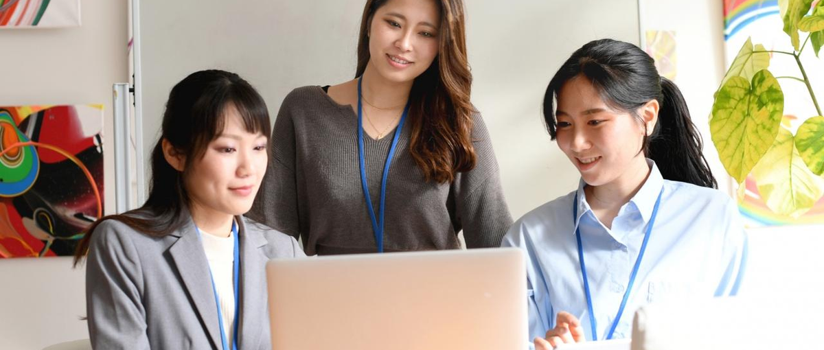 経験ゼロから始めるデザイナー｜充実研修と講師のサポートで着実にスキルアップ