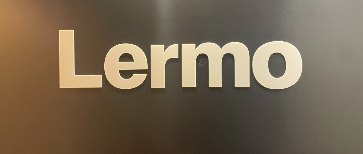 発想×実装で0からアイデアをデザインできるクリエイティブなデザイナー募集！