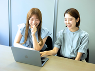専任の現役講師がそばについて、わからないままにしない学習環境があります。