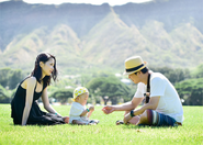 ＜ビジョン/日本の子供たちを笑顔にする＞日本の未来を構築、託すことのできる存在の象徴として当社では”子供たち”と位置付け、子供の笑顔に向けた活動も行います。
