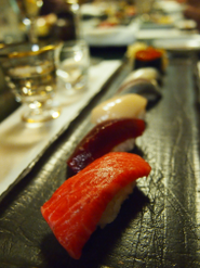 弊社のエンゲル係数は異様に高い！なぜなら、美味しい料理とお酒をこよなく愛する弊社代表・中土井（約１００Kg）が事あるごとに美味しいお店で飲み会を開くため。会社の場所を関内に決めたのも、良い店がたくさんあるからだそう。