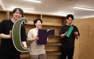 CRI文字を持って写真撮影！