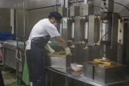 新規事業である「深山豆富店」の継業。私たちが惚れ込んだ白川村の伝統食材「石豆腐」の製造から販売も自分たちで行います。