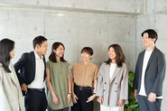 バリュー「LOVE／CHAOS／GROOVE／ENJOY」を体現するメンバーが集まっています。多様な専門性を持ち寄り、一緒にワクワクできる組織を目指しています。