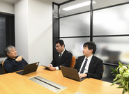 年次や役割に応じた「階層別の研修」で中長期的なキャリア形成を支援しています。