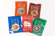 中華料理界のつながりやノウハウを活かした自社開発の調味料や惣菜も好評です。