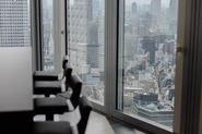 25階からの絶景が、心と体をリフレッシュ。集中と休憩のメリハリをつけることで、日々のパフォーマンスを最大限に引き出しています。