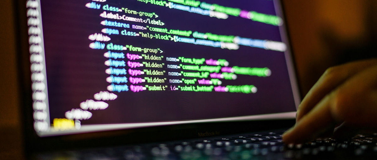 ちょっとお話ししませんか？L&Sの充実研修で経験ゼロからエンジニアへ！