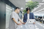 チームで連携しながら課題解決をしていくのが会社の風土として定着しています。個人で悩まずチームプレイで一緒に事業拡大していきましょう！
