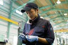 26卒｜日本のものづくりを80年以上支えている興津螺旋でねじ製造に携わる