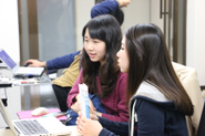 社内の雰囲気は、 "ゆるく、真剣に" 