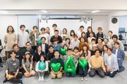 社員・パート・インターン・業務委託合わせてチームDomuzは合計90名ほど。