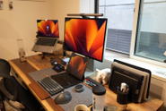 現在は自宅の一室で作業中だが、ありがたいことに業務拡大中のためにオフィス準備中。