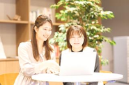平均年齢38歳。経験豊かなメンバーから若手までフラットな関係性。