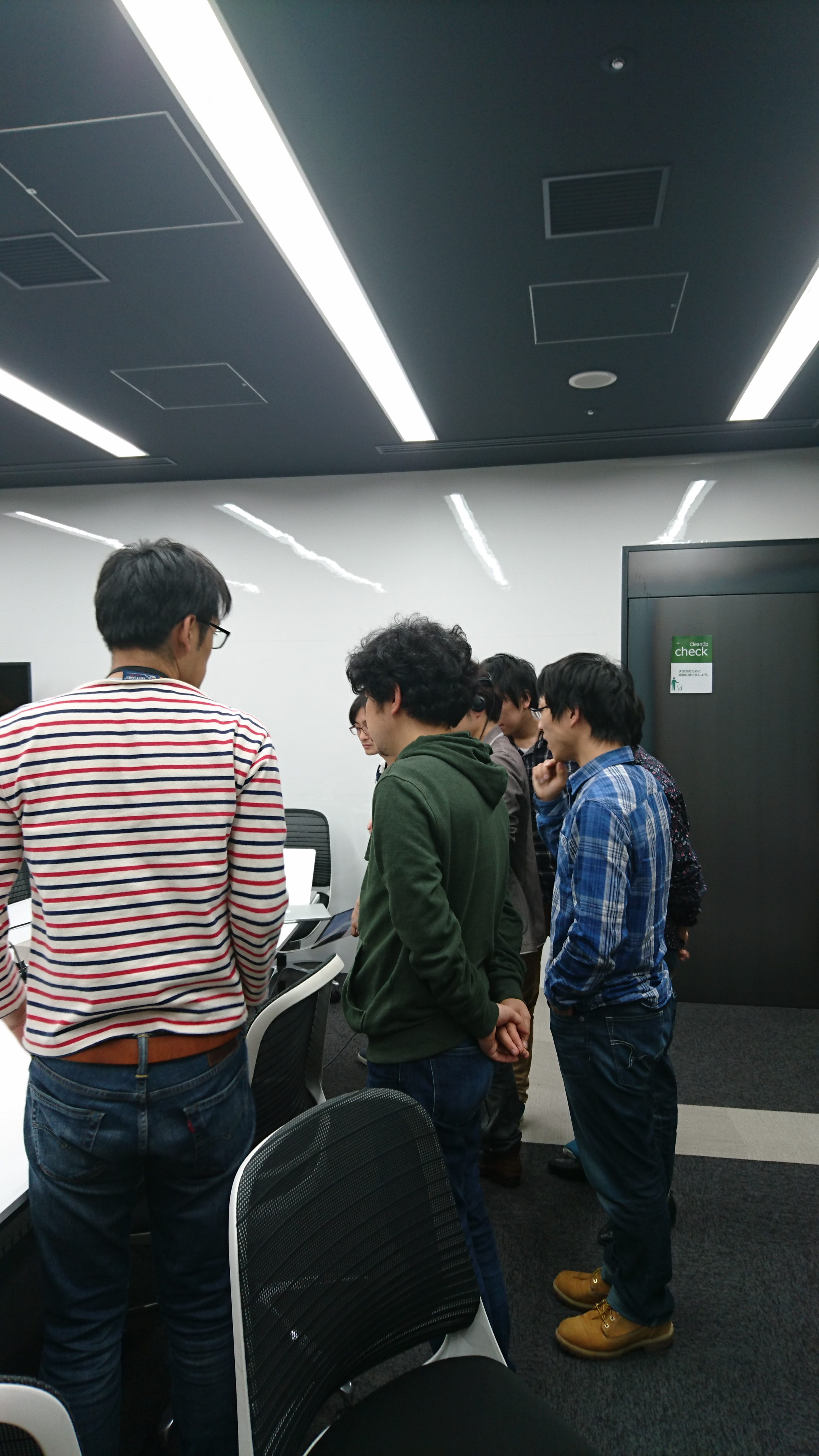 ミクシィ XFLAG スタジオの人事担当として、エンジニア経験のない私が「エンジニアの発表会？」に参加してみました！