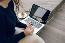 インスタグラムのプロフェッショナルを目指す！自社アカウント運用ディレクター