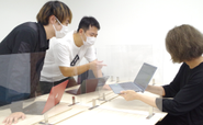 キャリアに関わらず意見を通しやすいフラットな職場環境