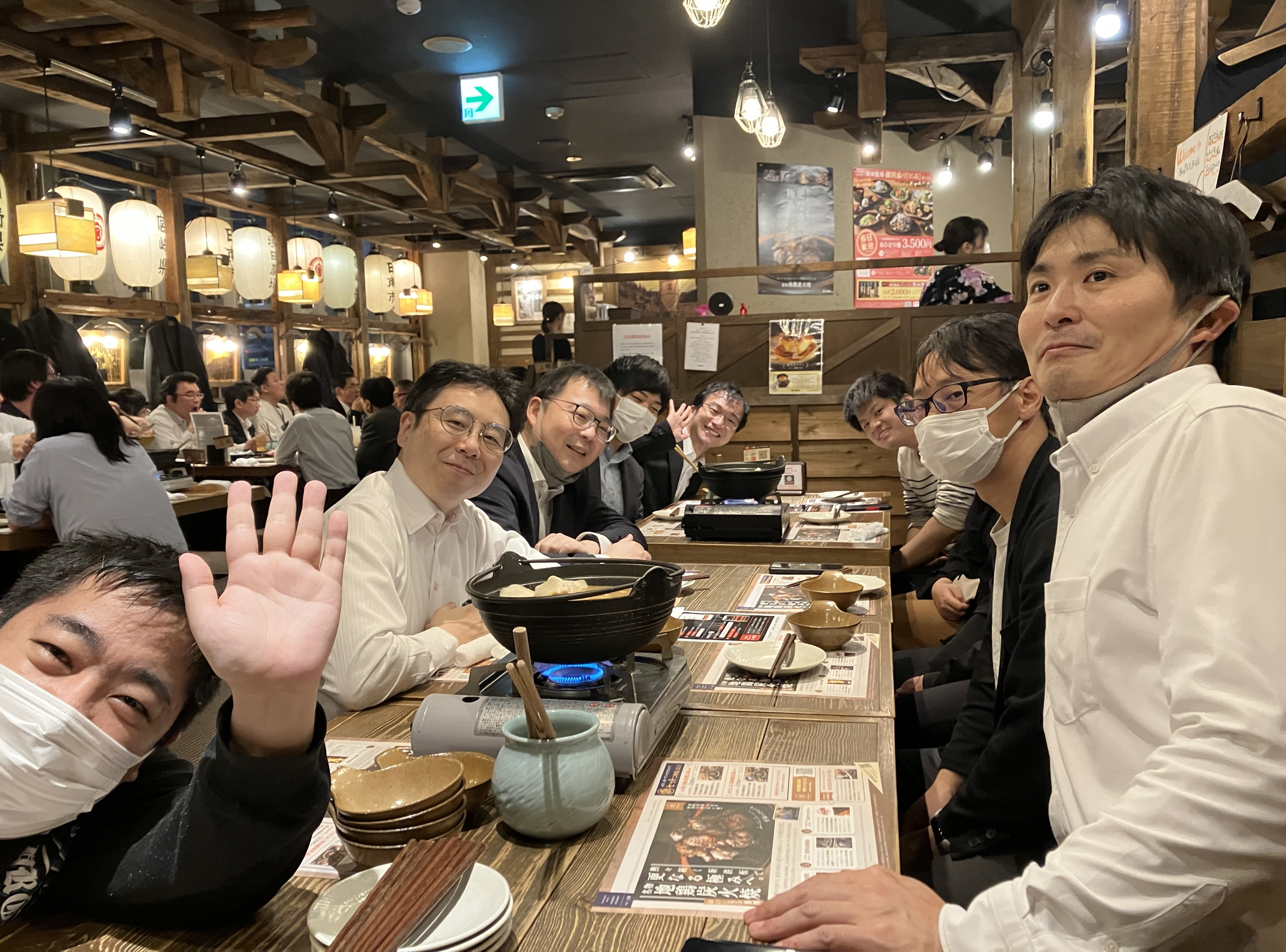 【自由参加イベントの懇親会】月一回開かれる懇親会　気の合う仲間たちとの楽しいひととき