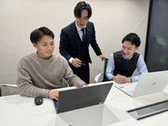 定期的に先輩エンジニアや外部講師を呼んで「勉強会」も開催！わからないところはじっくり丁寧に解消してくれます！