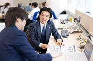 上司と部下の垣根は、良い意味でほとんどありません。案件の相談はもちろん、どんなキャリアを積んでいけばいいのかなども、気軽に相談できる環境です。