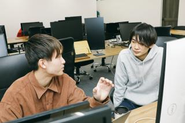 平均年齢22歳の若いメンバーがBe Professionalに業務を遂行しています。