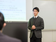 法人向けの集合研修とオンライン研修の両方を担当する