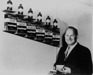 シュアラスターの製造は、1947年にスタートしました。全米で販売が本格化したのは1949年のことです。その後、キャデラック指定ワックスに選ばれるなど、全米シェア80%を誇るワックスブランドとなりました。