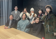 外国籍が大半でバックグラウンドは様々。服装も自由で自分らしさを大切にできる環境です。