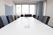 自慢の広々とした会議室！