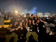浅草店のアルバイトスタッフ。花火大会イベントでの一枚。スタッフの教育も店長の大事なお仕事。どんな店舗にするかはあなた次第！