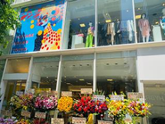  沢山のお花に囲まれて4/25にOPEN致しました
