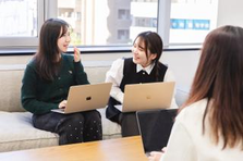 企画から携われる！有名タレント・アイドル・アーティストグッズのデザイナー！