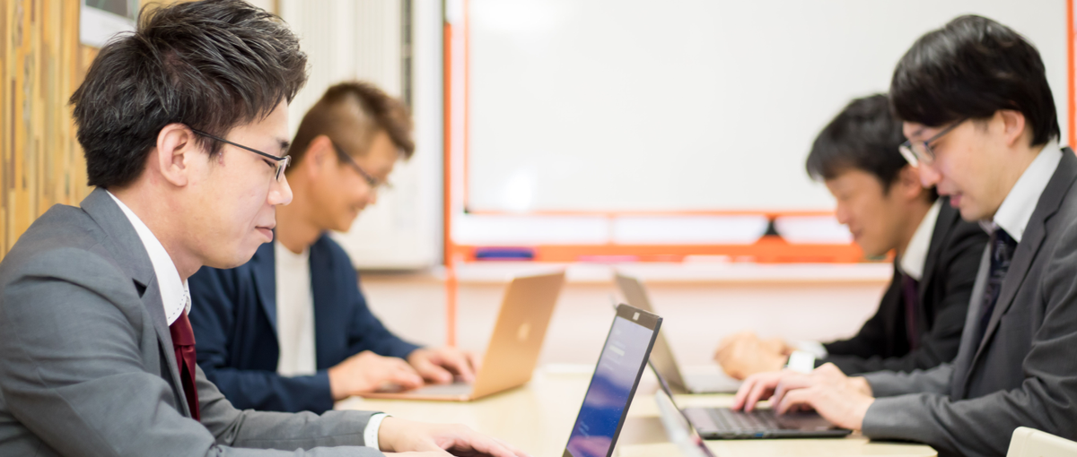 役員直下×少数精鋭×大阪！この環境で開発実務経験を積みませんか？