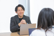 フラットに意見を交わせる環境が、日々の成長と挑戦を後押ししています。