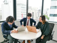 社員メンバー会話中