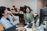 業務中も笑顔の絶えない職場１