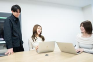 メンバーは20-30代が多く活気がある環境です！