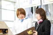 お客様から商品をお預りし、工場へ出荷。お渡し時はお客様を元気に！