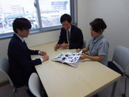 チームで意見を出し合い、顧客情報を共有し合うことで、より最適な提案を模索しています