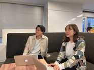 年次関係なくフラットに議論を交わし合う風土があります。