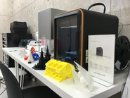 The DECKのデジタルファブリケーションスペースでは、最新の3Dプリンターや3Dスキャナ、レーザーカッターのレンタル利用ができます。