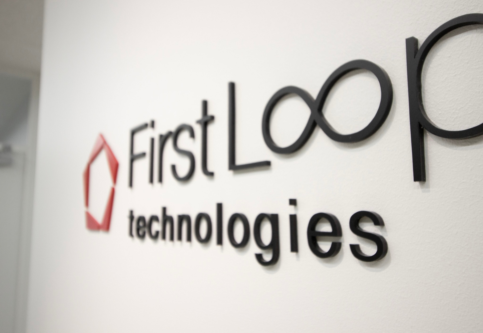 始めまして！ファーストループテクノロジー株式会社です！