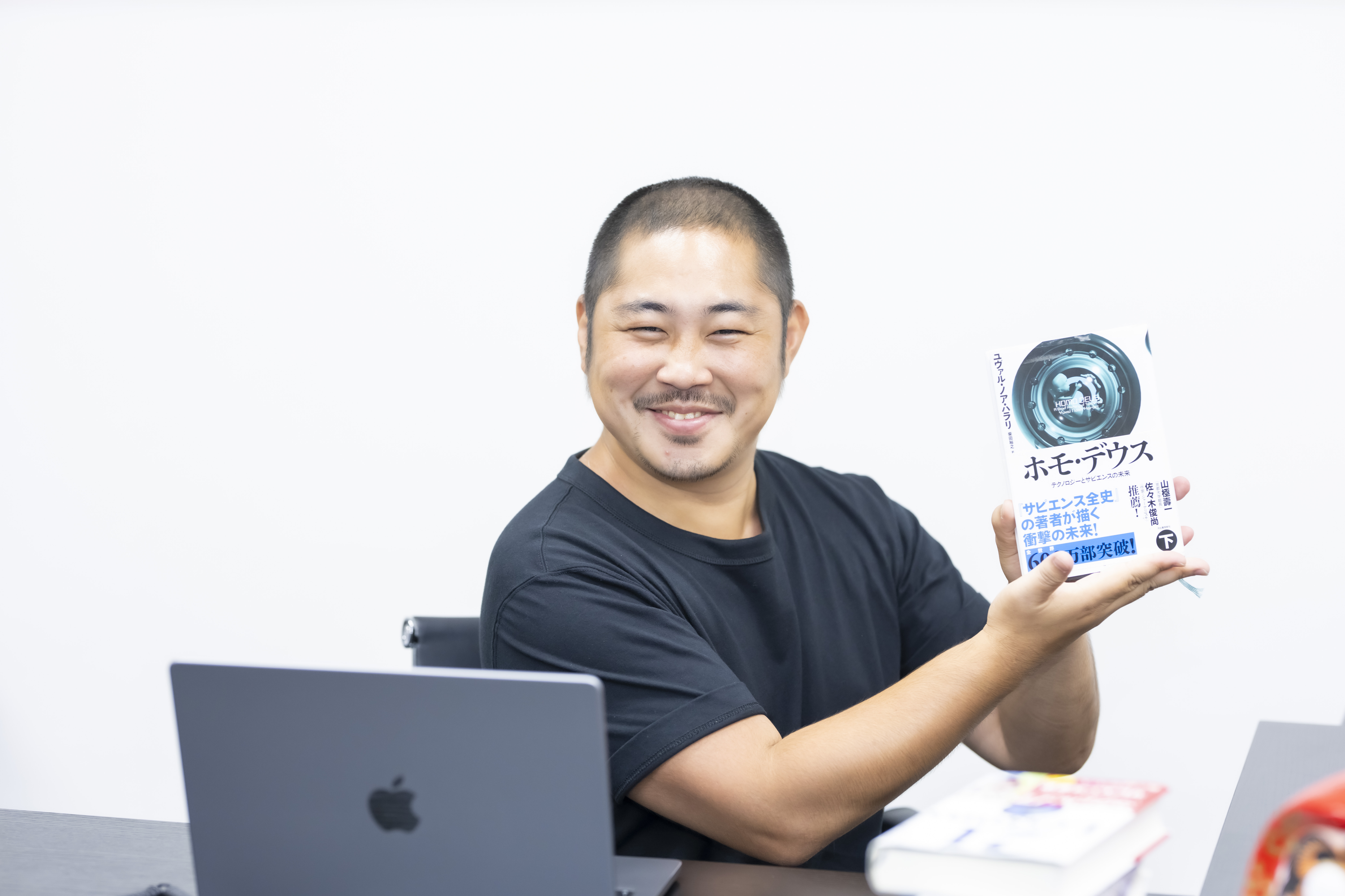 【役員インタビュー】読書が育む、未来を読む力と判断力