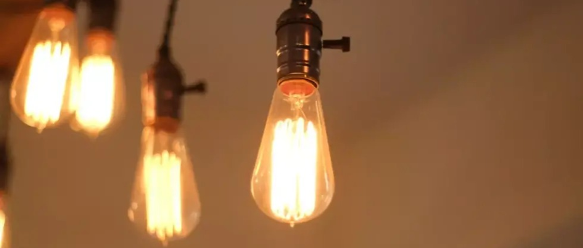 業界の将来性と手に職を求めるあなたへ。Webデザイナーはいかが？