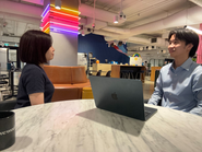 新卒3年目からオーストラリア・ブリスベン支社の立ち上げをPL責任者として任されたメンバー。早期から本物のバッターボックスが用意されています。ブルードの企業文化を象徴する「挑戦」。リスクをとる、フルスイングをする、その上での失敗は許容する、挑戦に対する強い企業文化が根付いています。