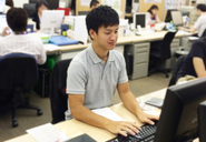 オフィスカジュアルを導入しています。