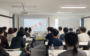 社内研修も充実しています。ITの第一線で働きながらスキルアップもできる環境がアウルキャンプにはあります。