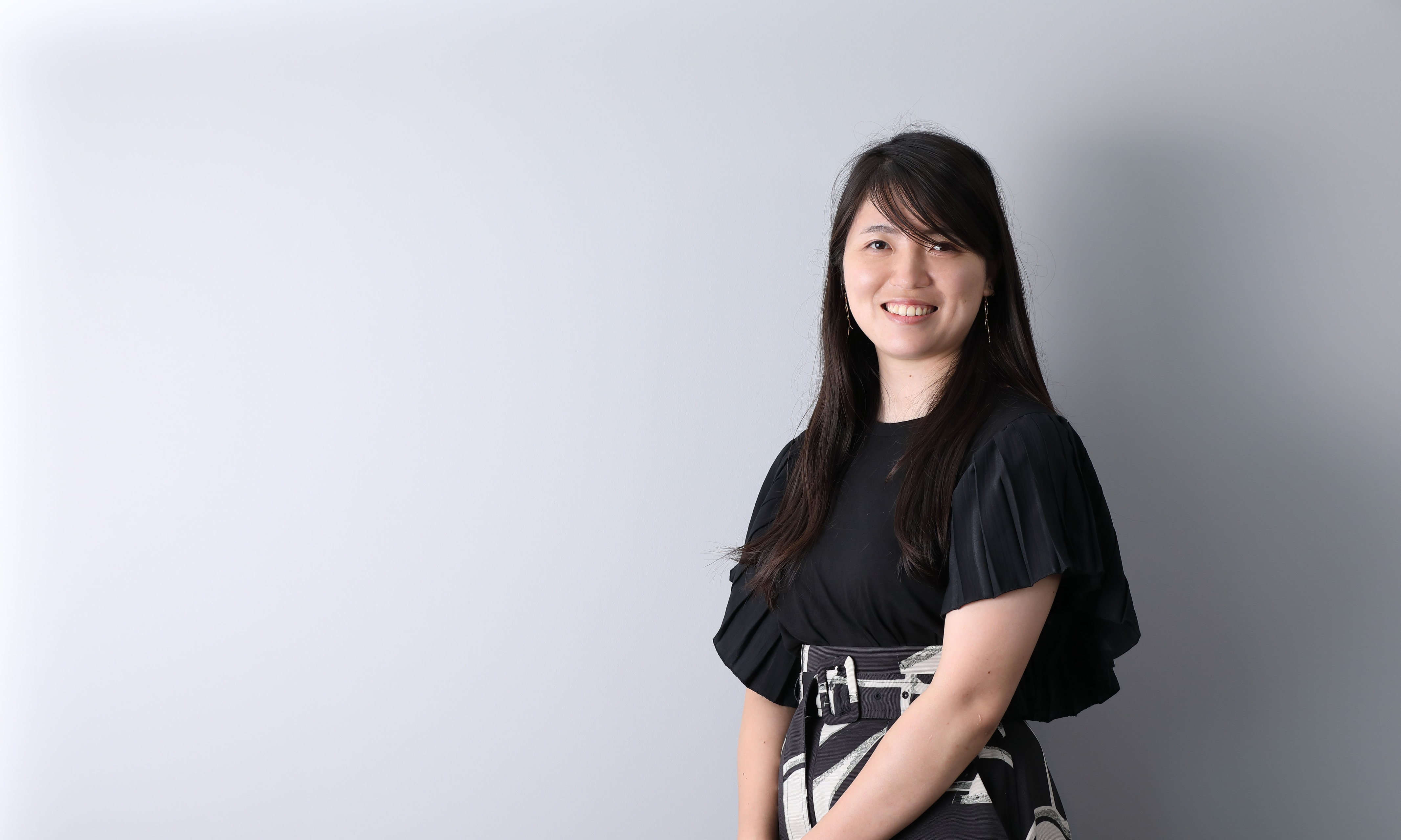 【アートディレクター／デザイナー・佐藤萌香インタビュー】ブランドの想いを伝えるデザインと機能性、情報量のバランスを考え、クリエイティブでJ-CATを支える