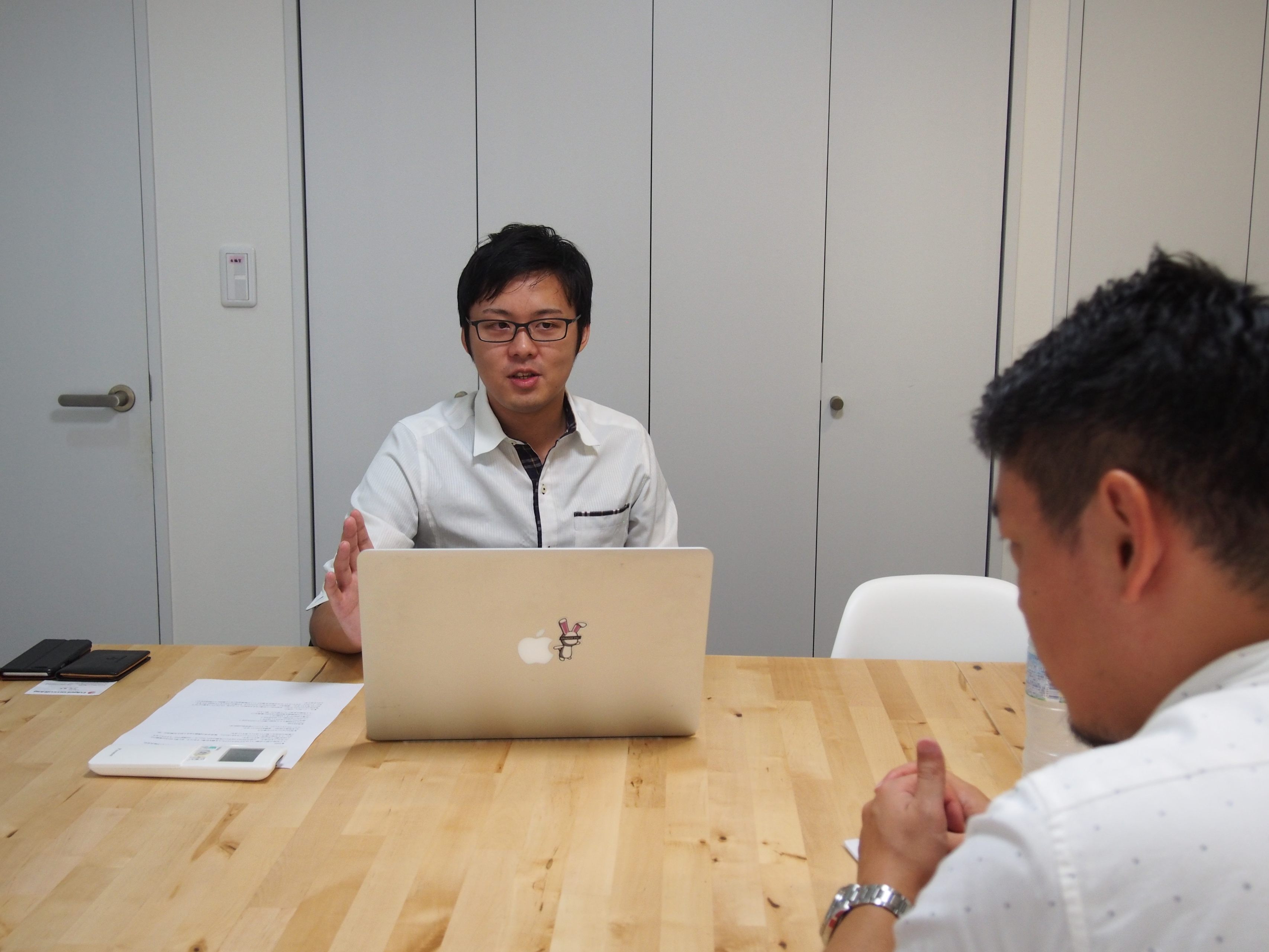 リレー形式のインタビューはじめました。初回は深層学習の専門家ウサギィ取締役五木田さん