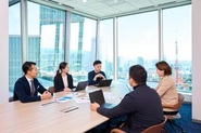 事例共有やフィードバックが機会が頻繁にある職場です。